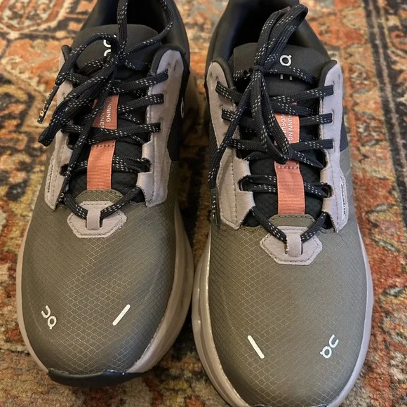 Cloudrunner 2 Waterproof Shoes - Size 8 never worn - Picture 2 of 6